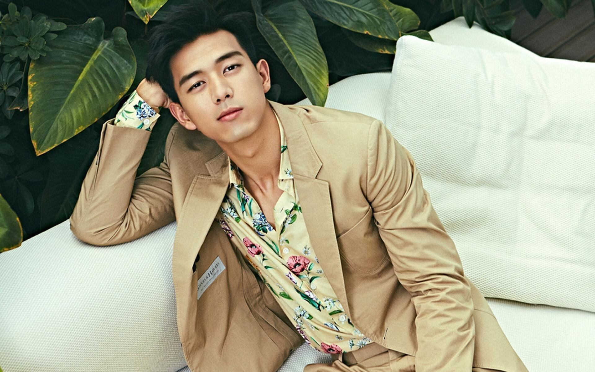 开云体育足球-NBA夏季联赛杨瀚森场均数据抢眼吸粉无数，杨瀚森身高